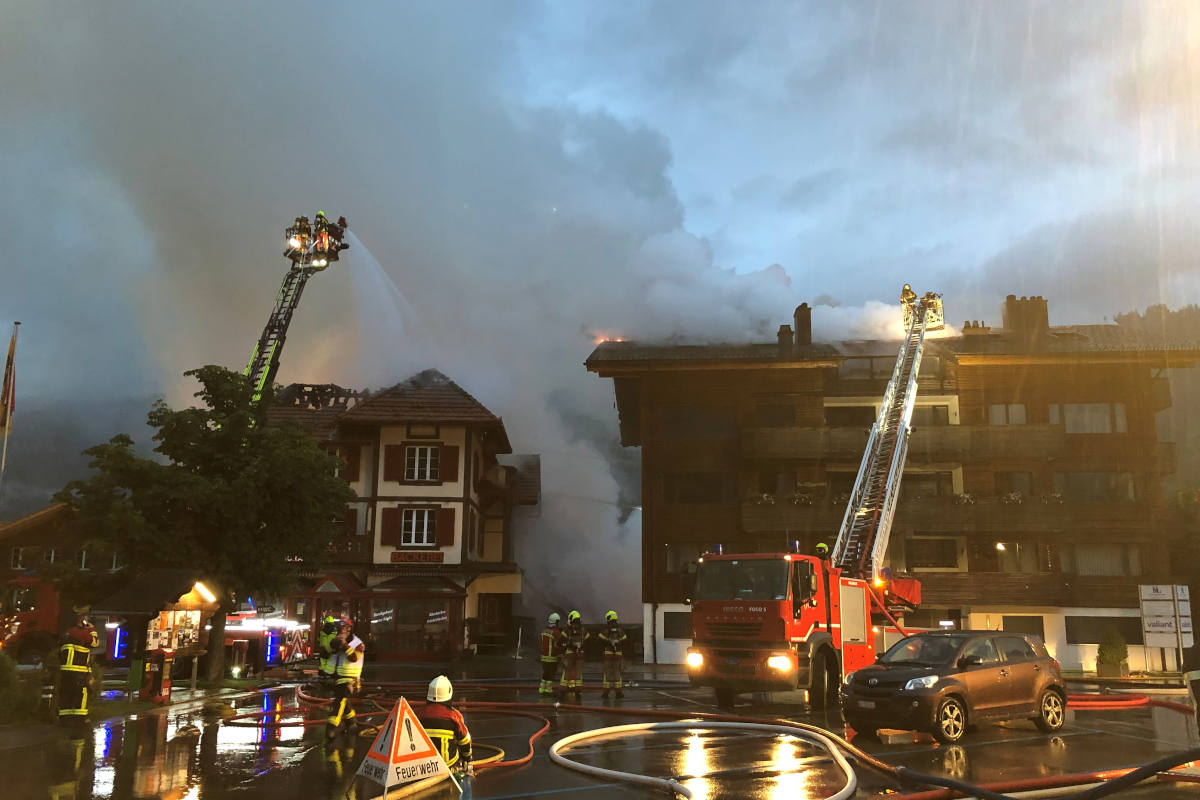 Katastrophe in Zweisimmen BE – Grossbrand zerstört mehrere Gebäude