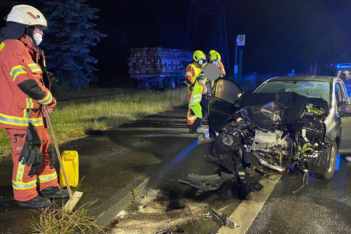 Autofahrerin verstirbt noch an der Unfallstelle