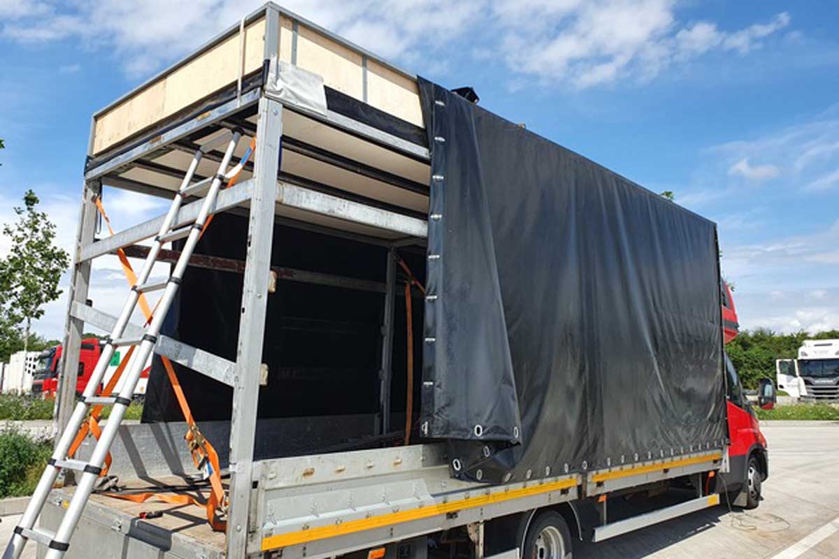 Allein durch diesen Erfolg konnten die Karlsruher Zöllner einen Steuerschaden in Höhe von rund 120.000 Euro verhindern