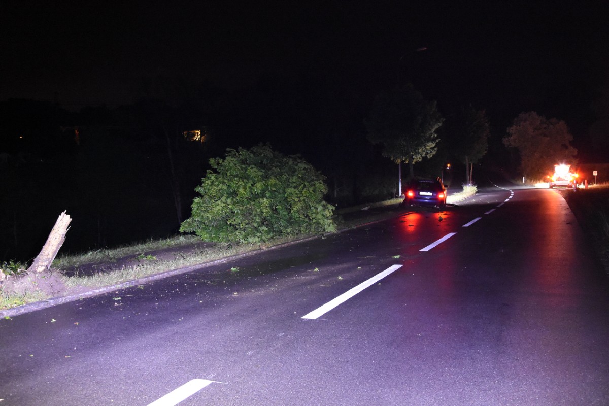 Zuckenriet SG - 19-Jähriger baut unter Alkohleinfluss Totalschaden