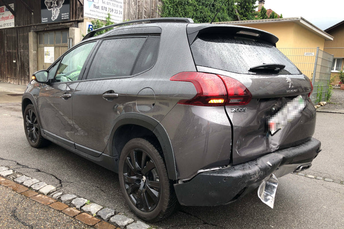 Rebstein SG – Lenkerin verursacht alkoholisiert Auffahrunfall