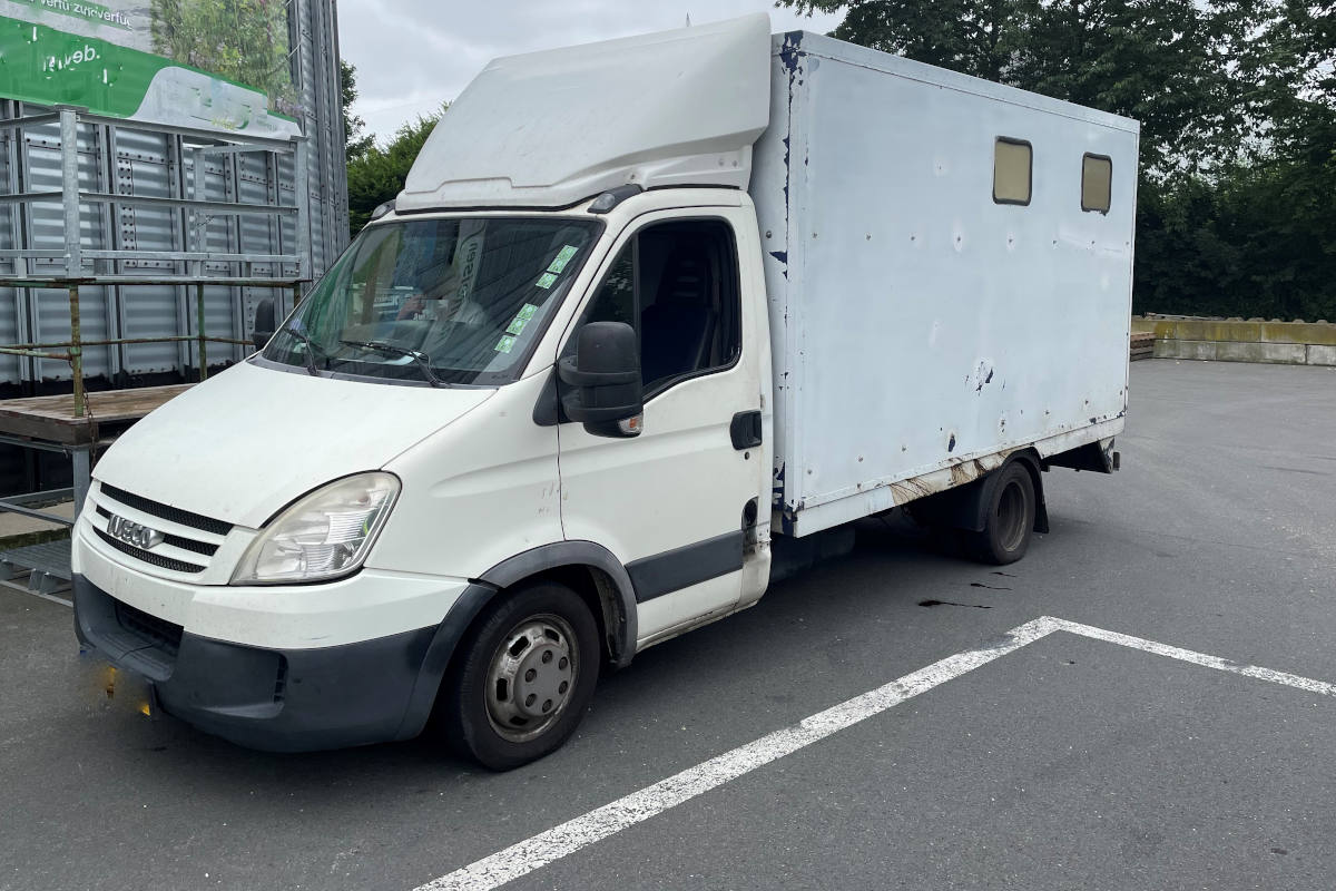 A44 Dortmund – Polizei stoppt Tiertransport - Vier Pferde sichergestellt