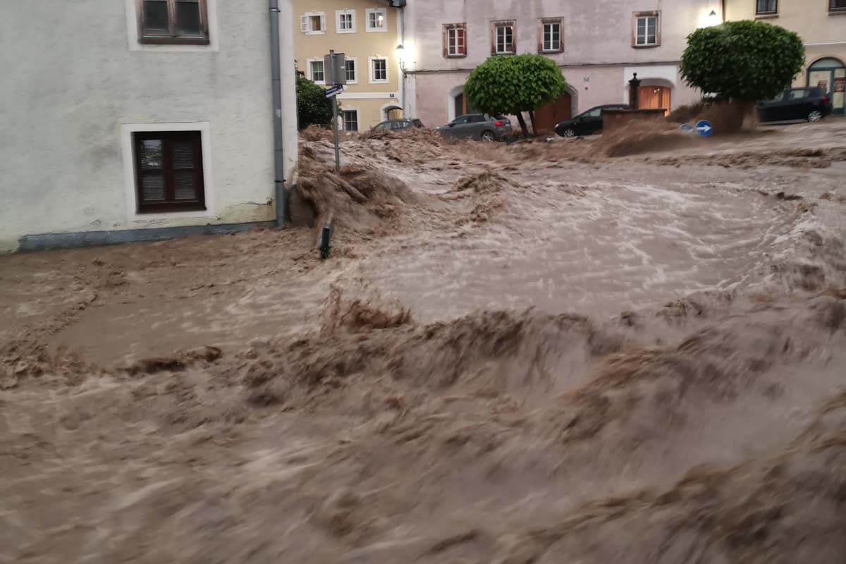 Dramatische Szenen in Hallein