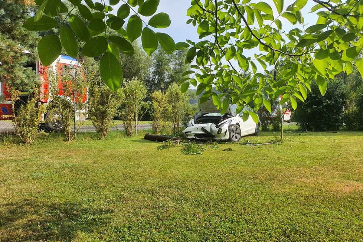 Spektakulärer Unfall in Neudorf