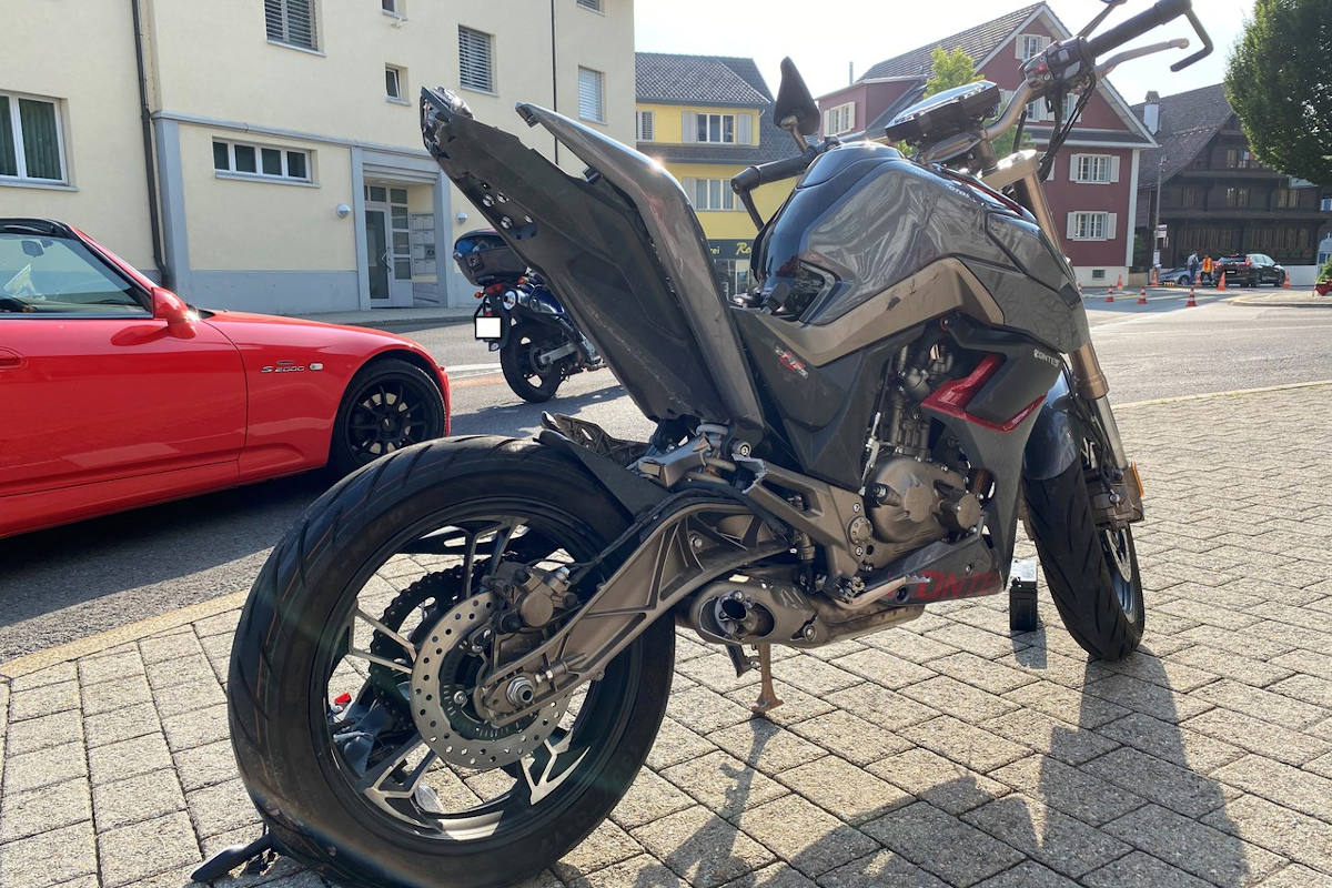 Unfallfahrzeug in Öberägeri