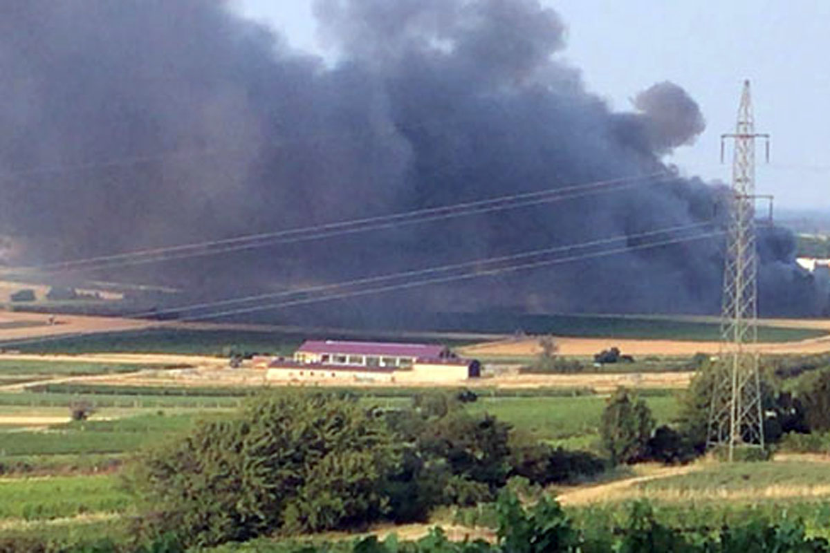 Enorme Rauchentwicklung bei Brand einer Lagerhalle
