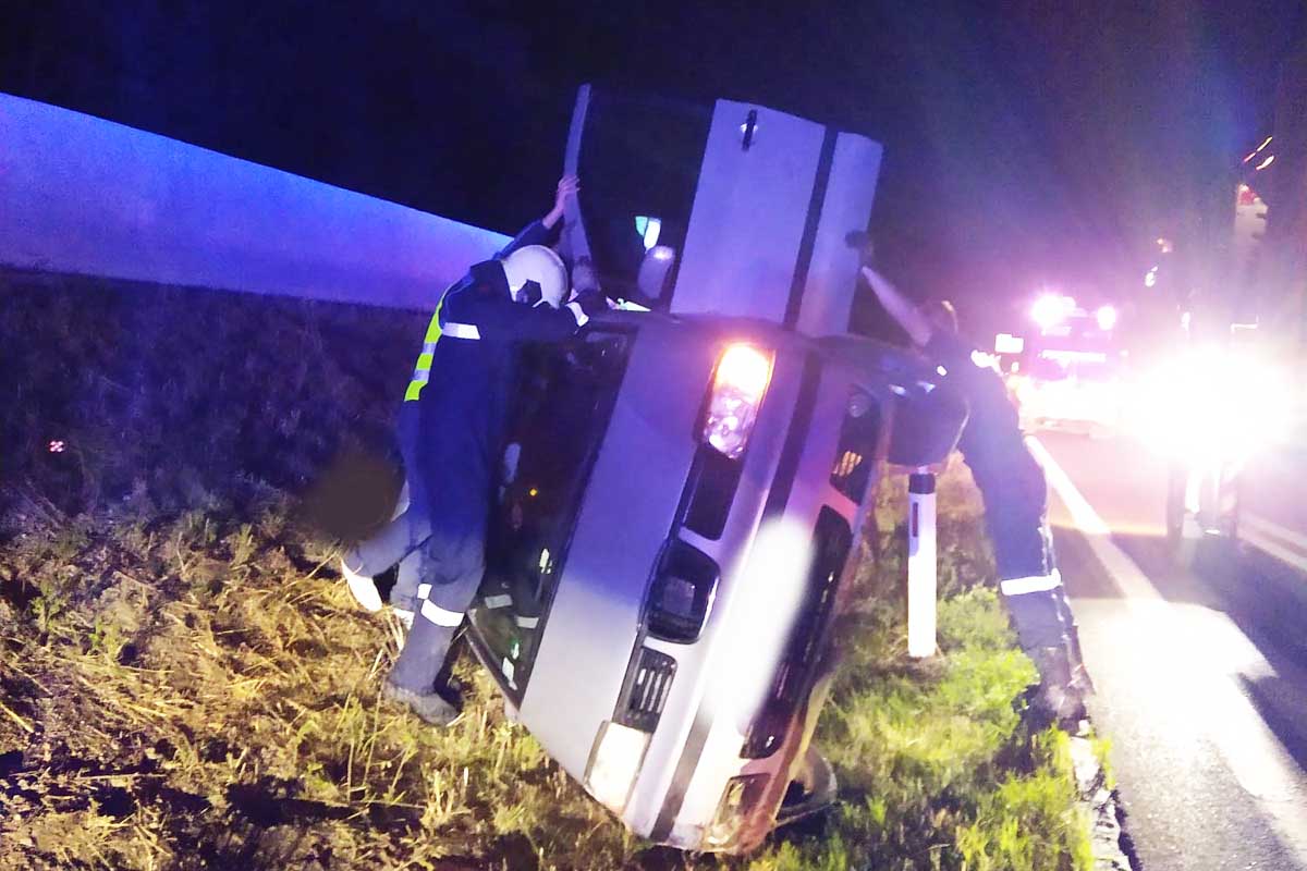 PKW am Dach in Alland