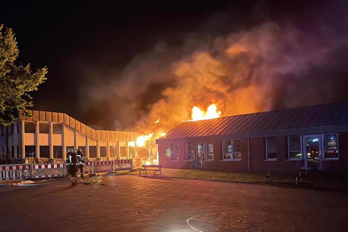 Lage kurz nach Eintreffen der Feuerwehr in Zeven