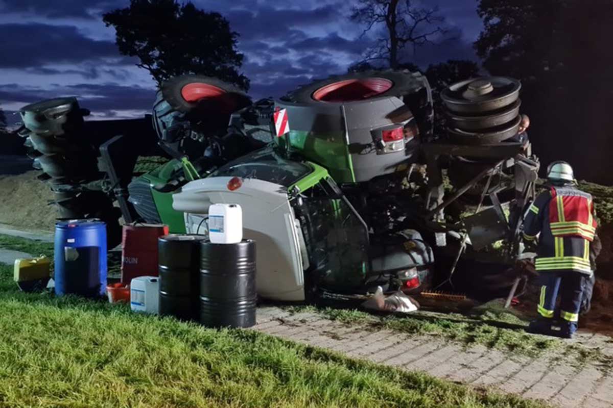 Die Feuerwehr während der Erkundung in Schiffdorf