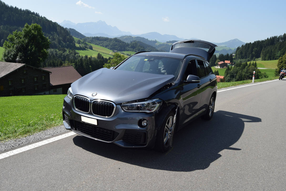 Quad kracht in Gegenverkehr