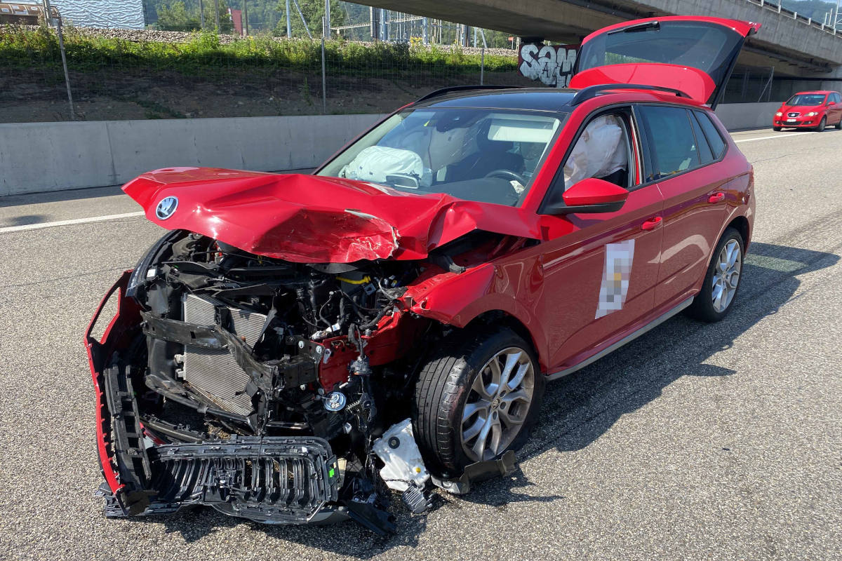 Kollision zwischen mehreren Fahrzeugen auf der A1