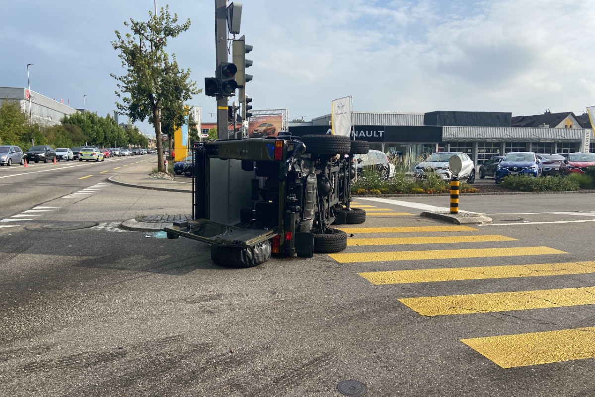 Heftiger Crash gestern in Dättwil AG.