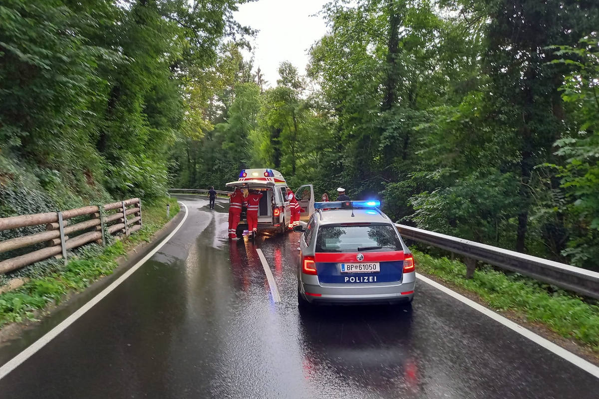 Motorradfahrer nach Unfall bei Studenberg schwer verletzt
