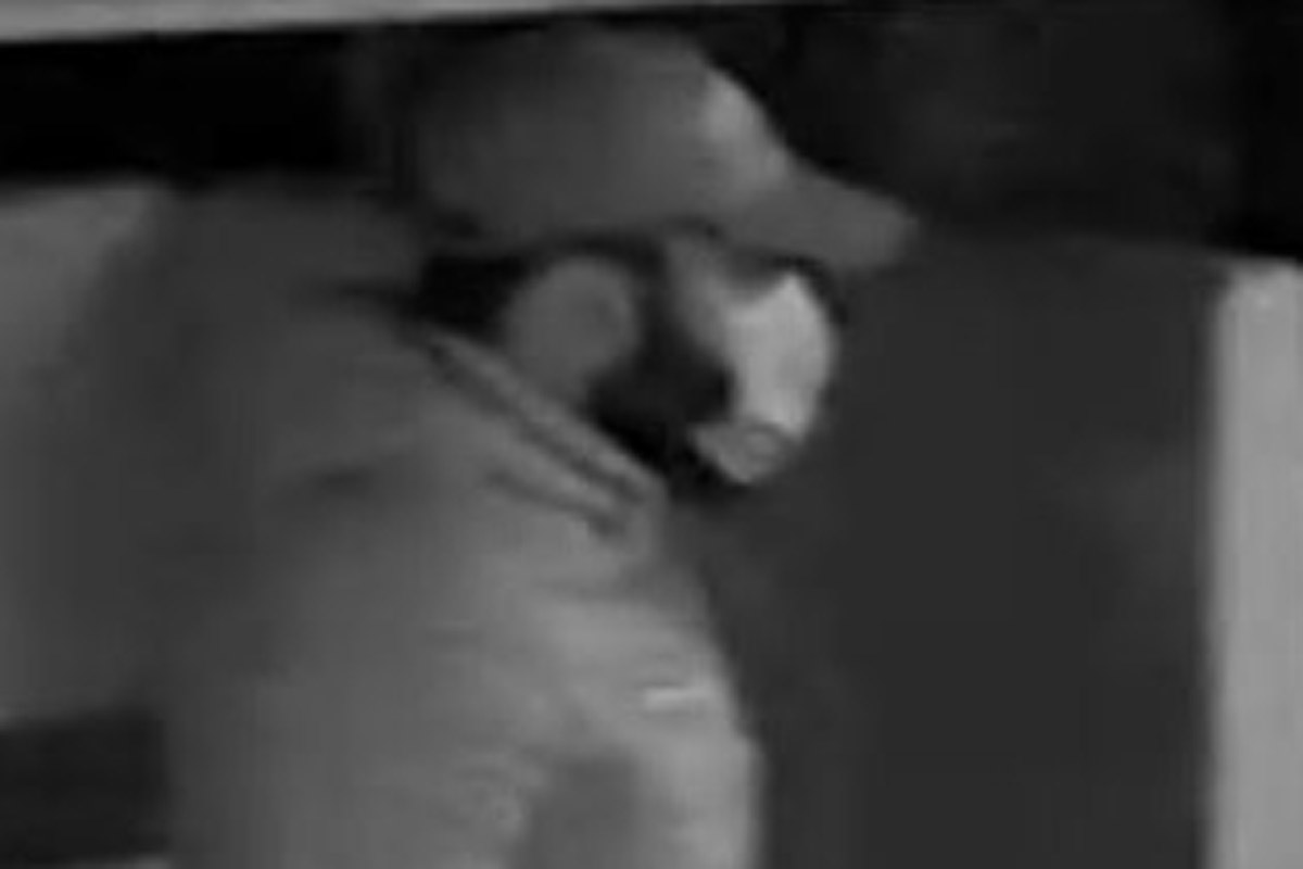 Wer kennt den abgebildeten Täter?