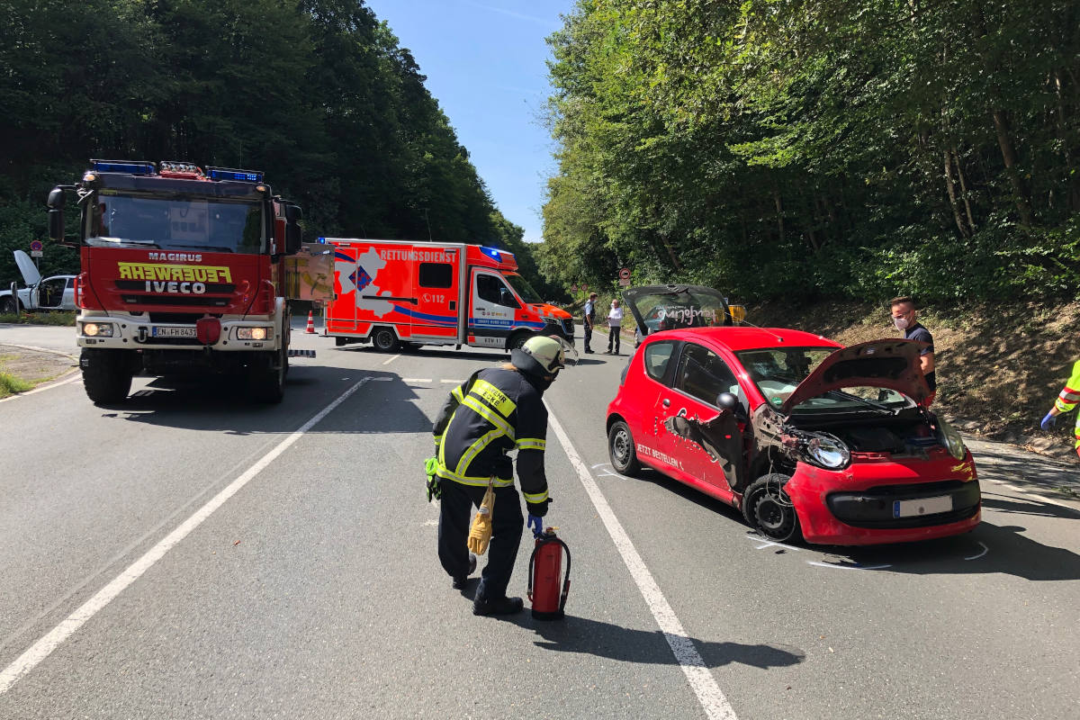 Eine Person bei Verkehrsunfall schwer verletzt