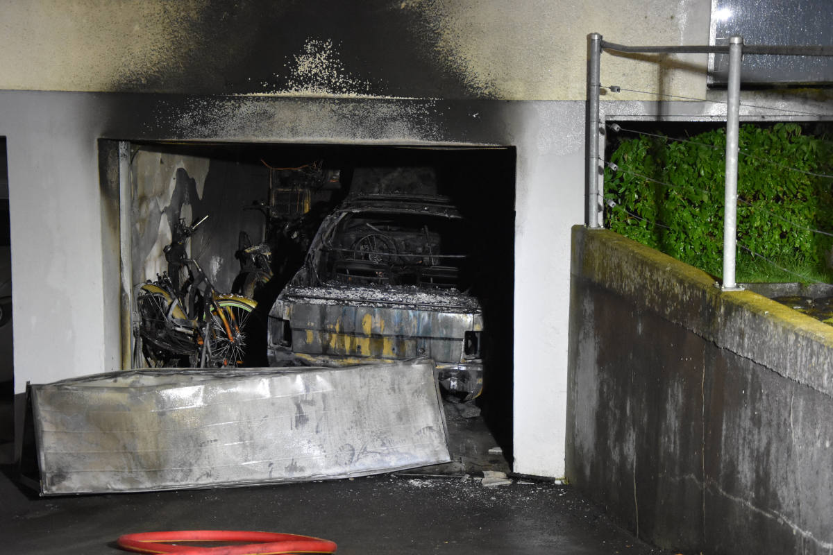 Brand in Garage richtet hohen Schaden