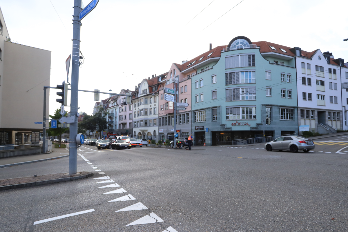 In St. Gallen wegen Ablenkung ein Unfall gebaut.