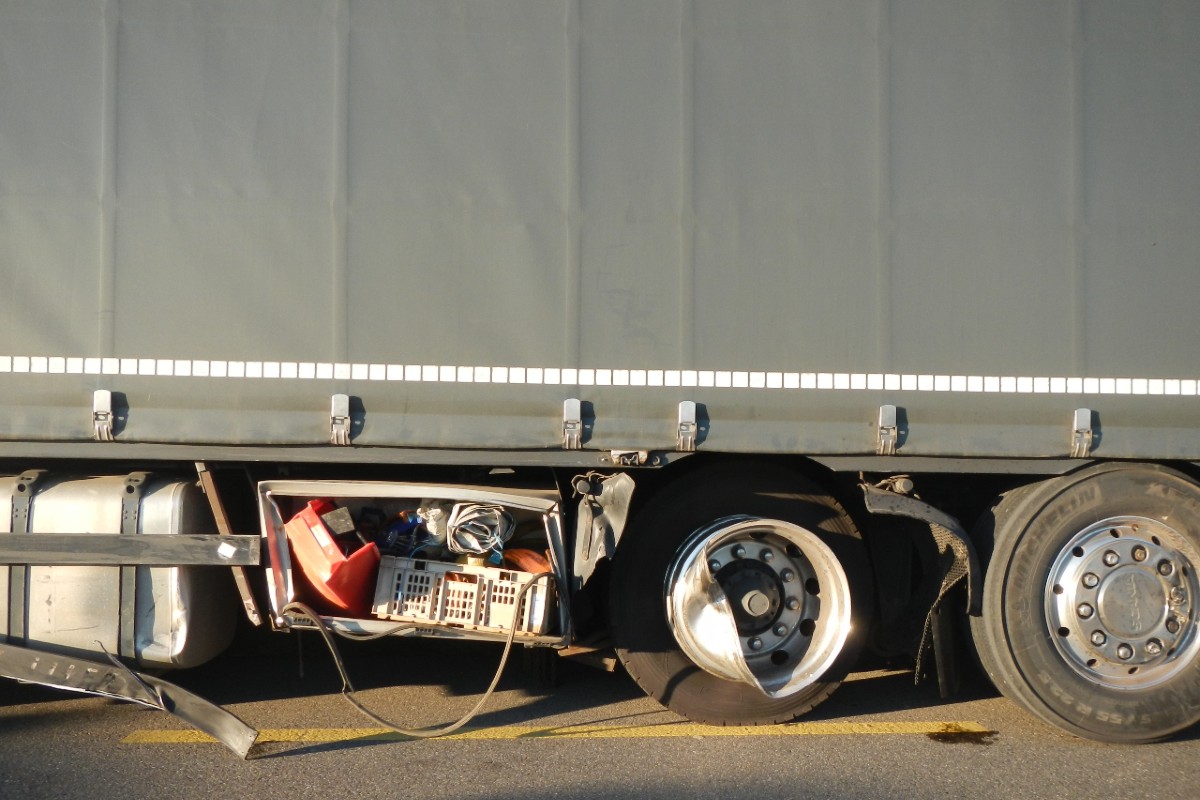 Die Autolenkerin wurde mittelschwer verletzet und musste ins Spital gebracht werden.