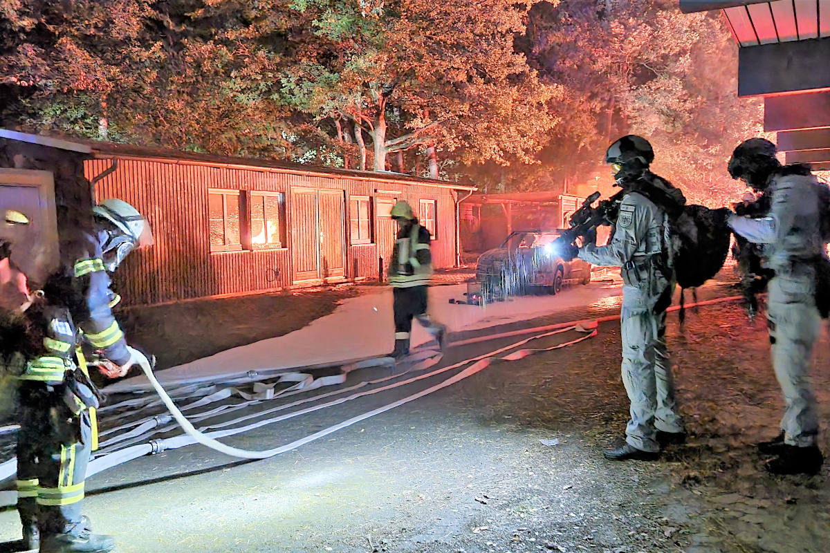 Rund 200 Einsatzkräfte der Polizei, der Feuerwehr und des Rettungsdienstes üben Terrorlage in Westercelle