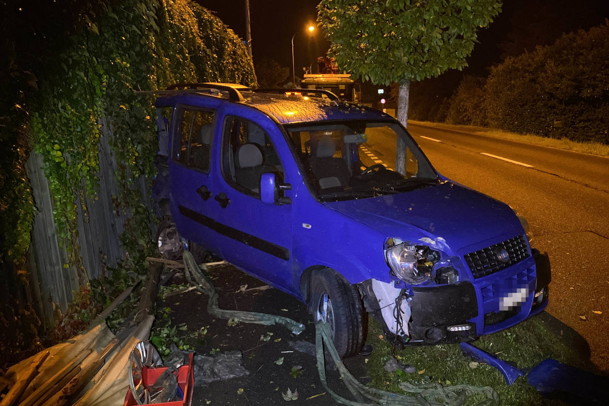 Betrunken gegen Lärmschutzwand geprallt