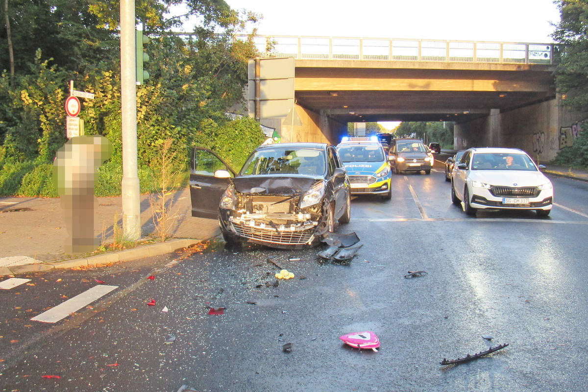 Hoher Sachschaden bei Auffahrunfall