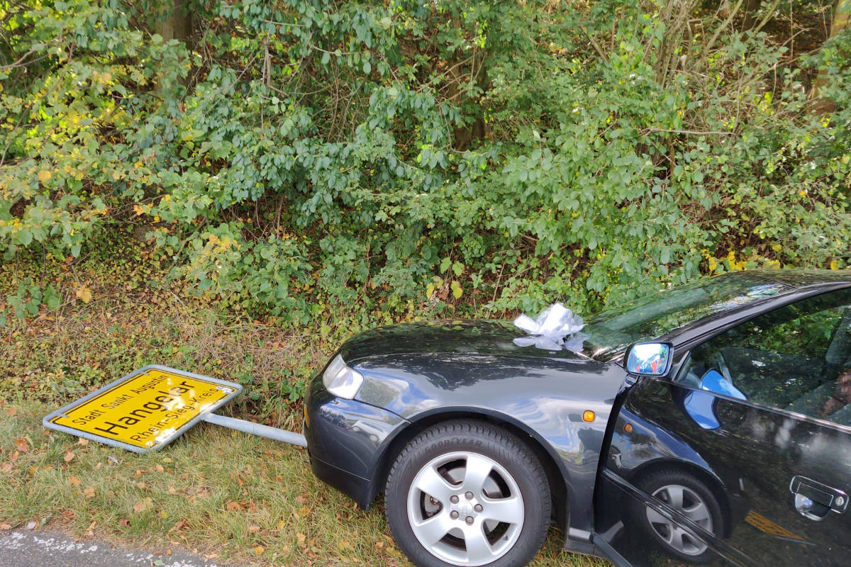 PKW überschlägt sich bei Verkehrsunfall