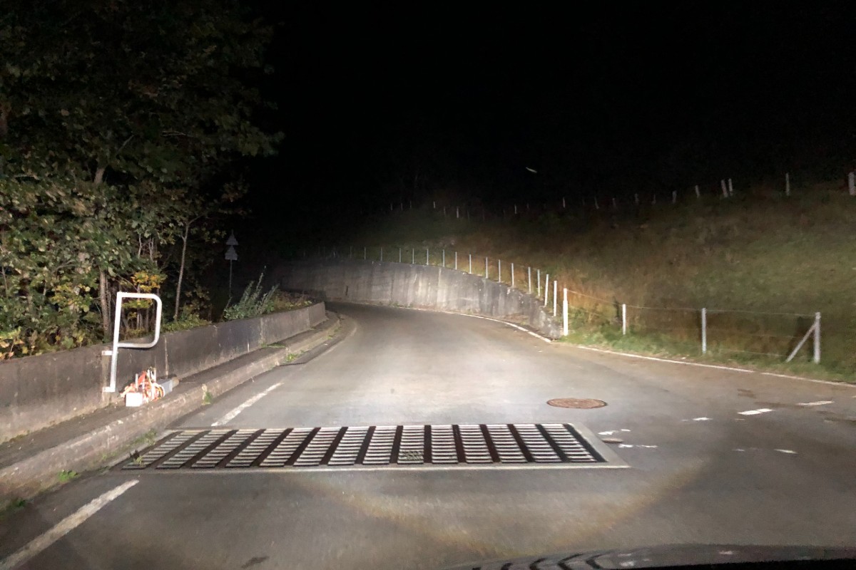 Elm GL - 19-Jähriger verliert in Elm Kontrolle über Auto