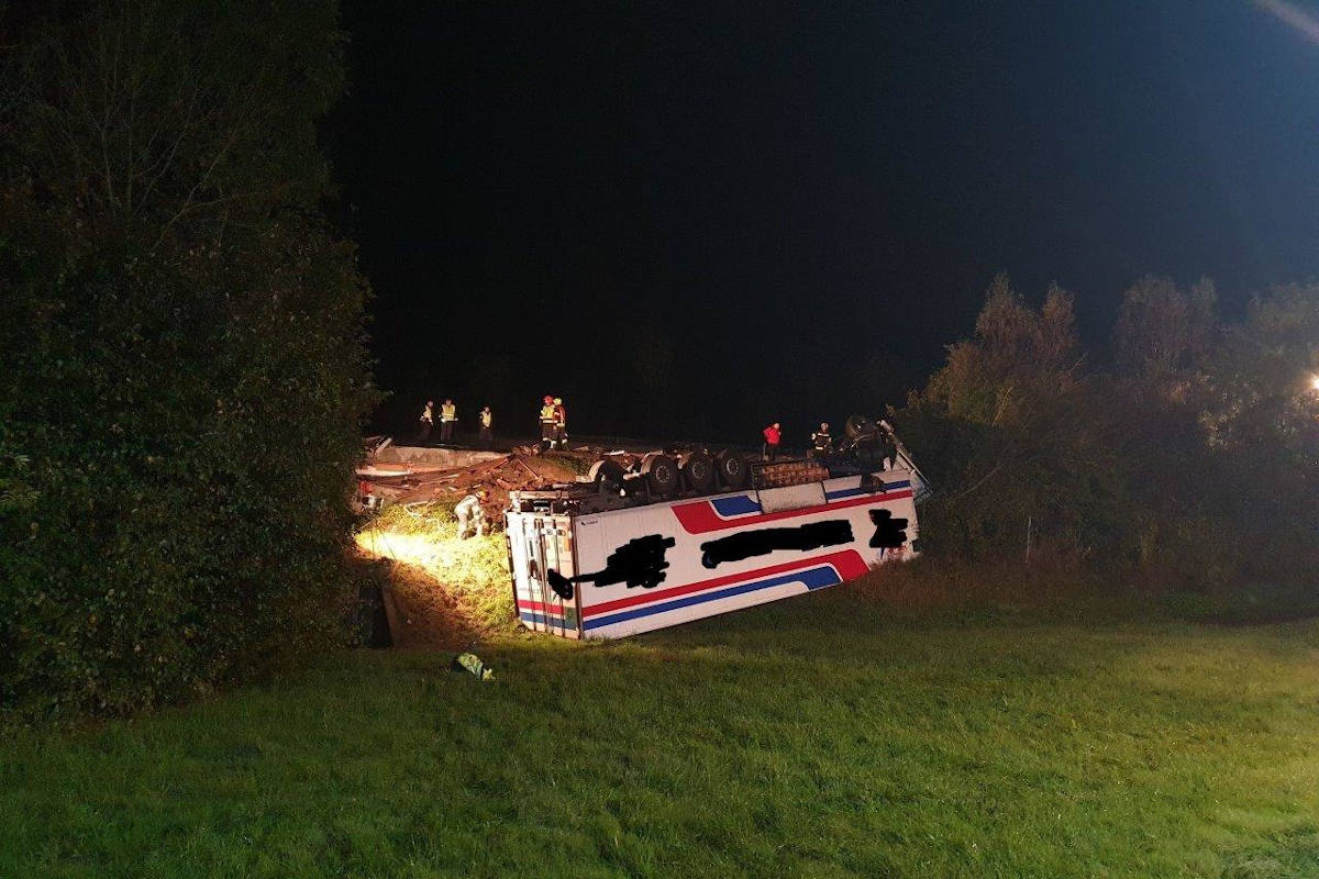 Sattelkraftfahrzeug überschlug sich auf der A8 bei Ort im Innkreis