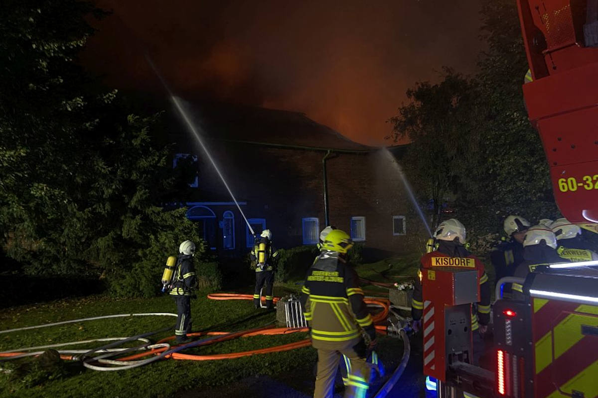 Feuer in einem landwirtschaftlichen Betrieb in Kisdorf