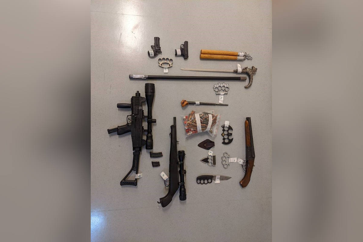 Mehrere Durchsuchungen wegen des Verdachts des illegalen Waffenbesitzes