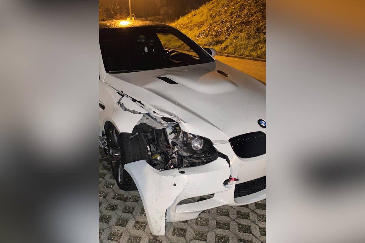 Holderbank AG – BMW prallt gegen Strassenlampe