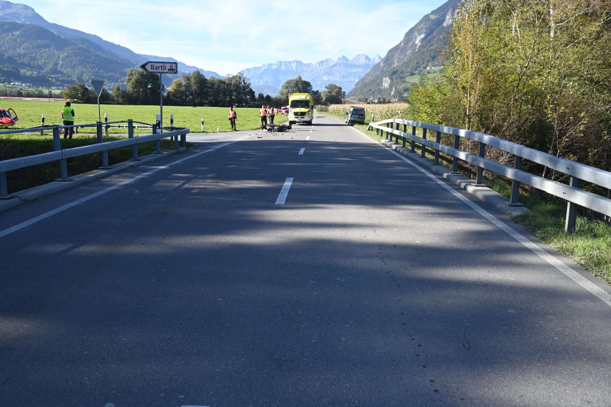 Mels SG - Auffahrkollision zwischen Motorrad und Auto