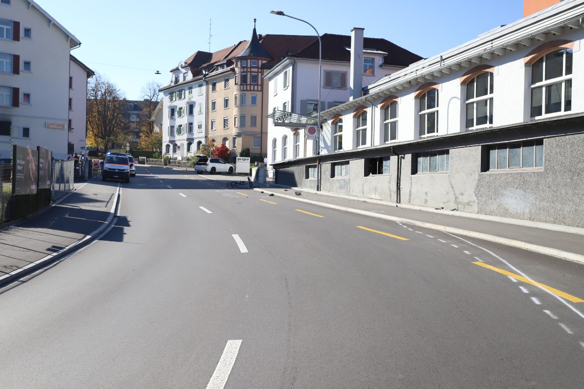 Stadt St. Gallen - Junge Velofahrerin nach Kollision mit BMW verletzt
