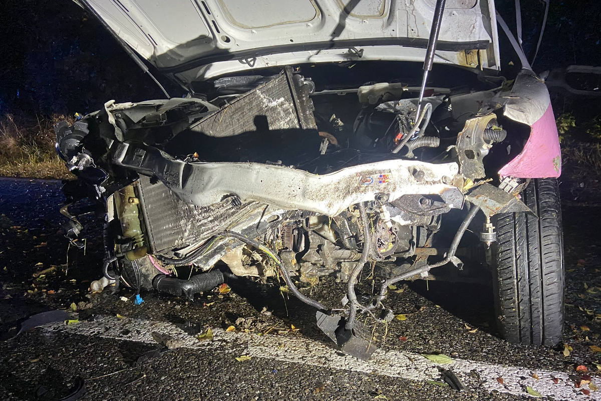 Kontrolle verloren und in Mauer gekracht