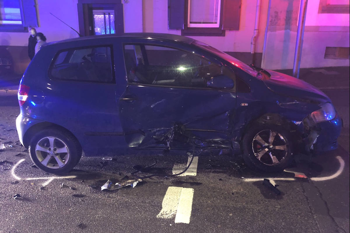 Velbert – Zwei Verletzte nach Vorfahrtsverstoß