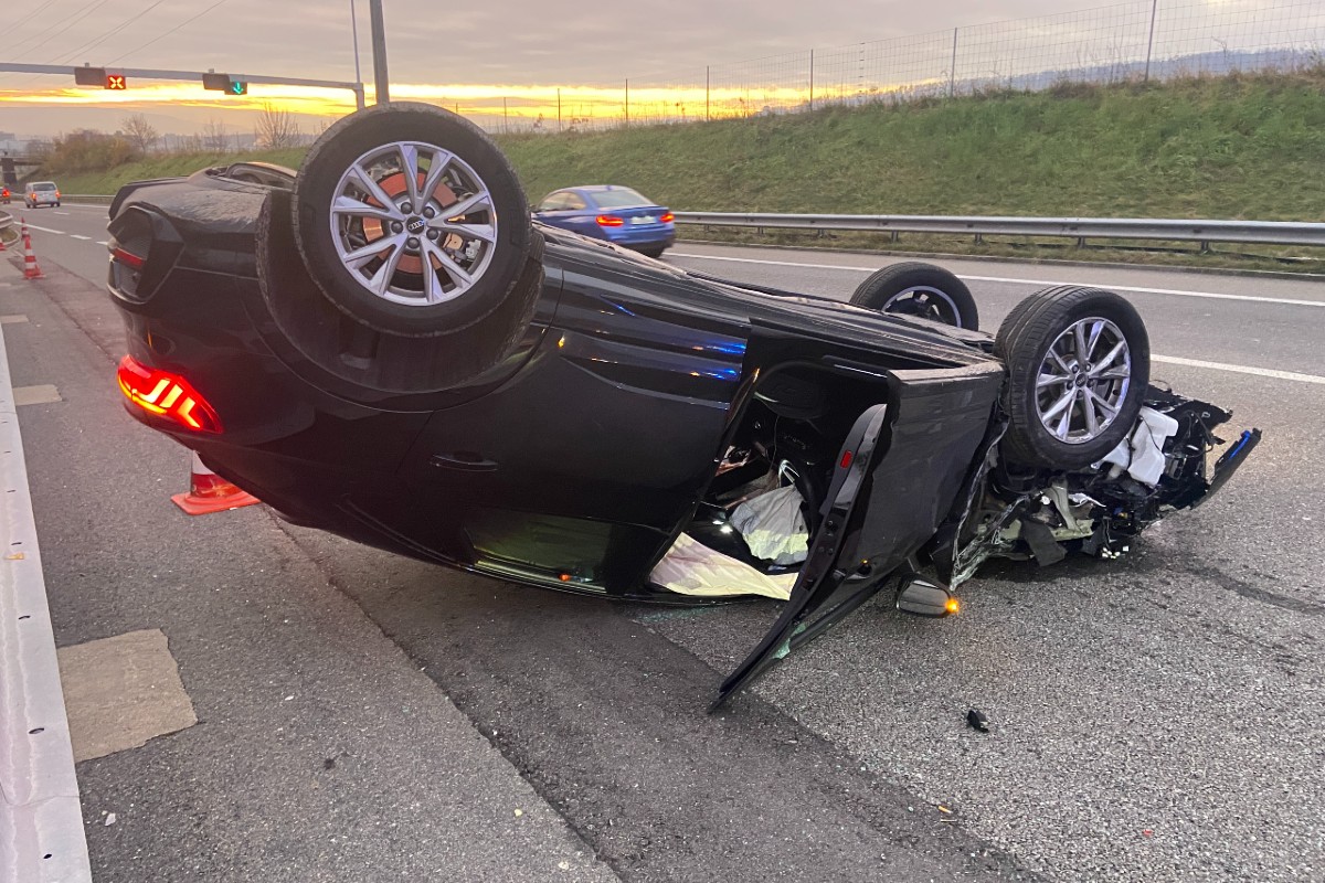 In Scherz AG kam es heute auf der A3 zu einem schweren Unfall.