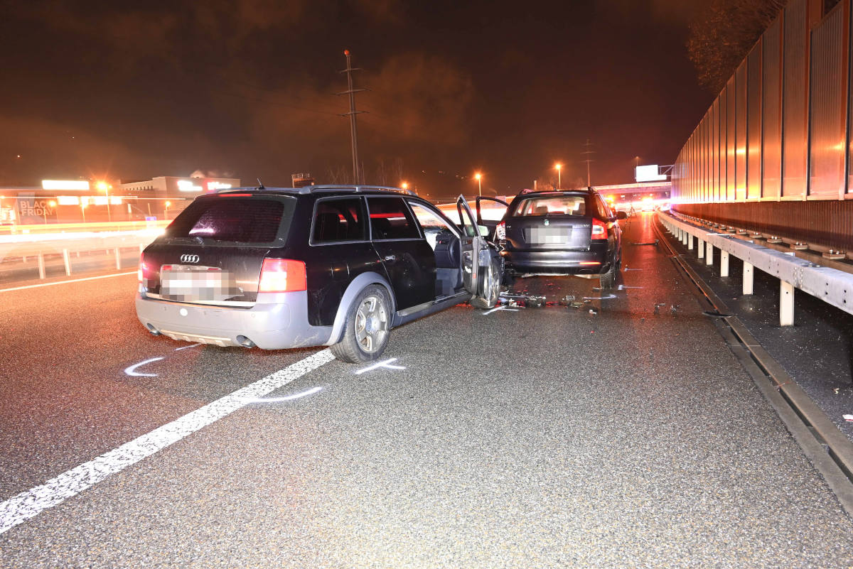 Auffahrkollision auf der A3 bei Mels