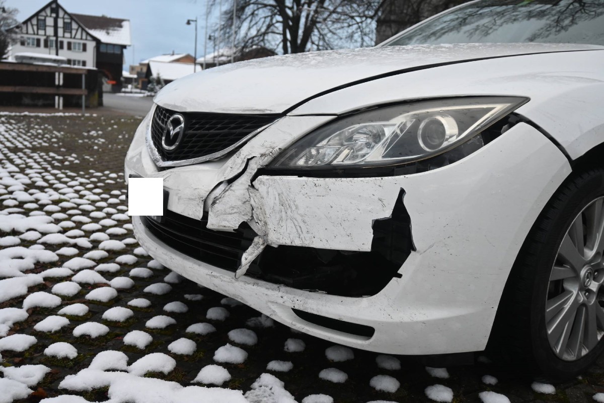 In Ruggell FL ist nach einer Kollision erheblicher Sachschaden entstanden.