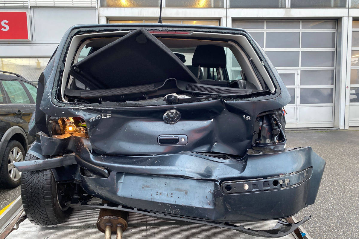 Sieben Autos und zwei Lastwagen an Unfällen beteiligt