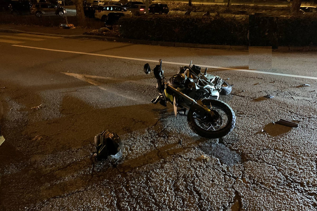 Laufen BL – Kollision zwischen Personenwagen und Motorrad