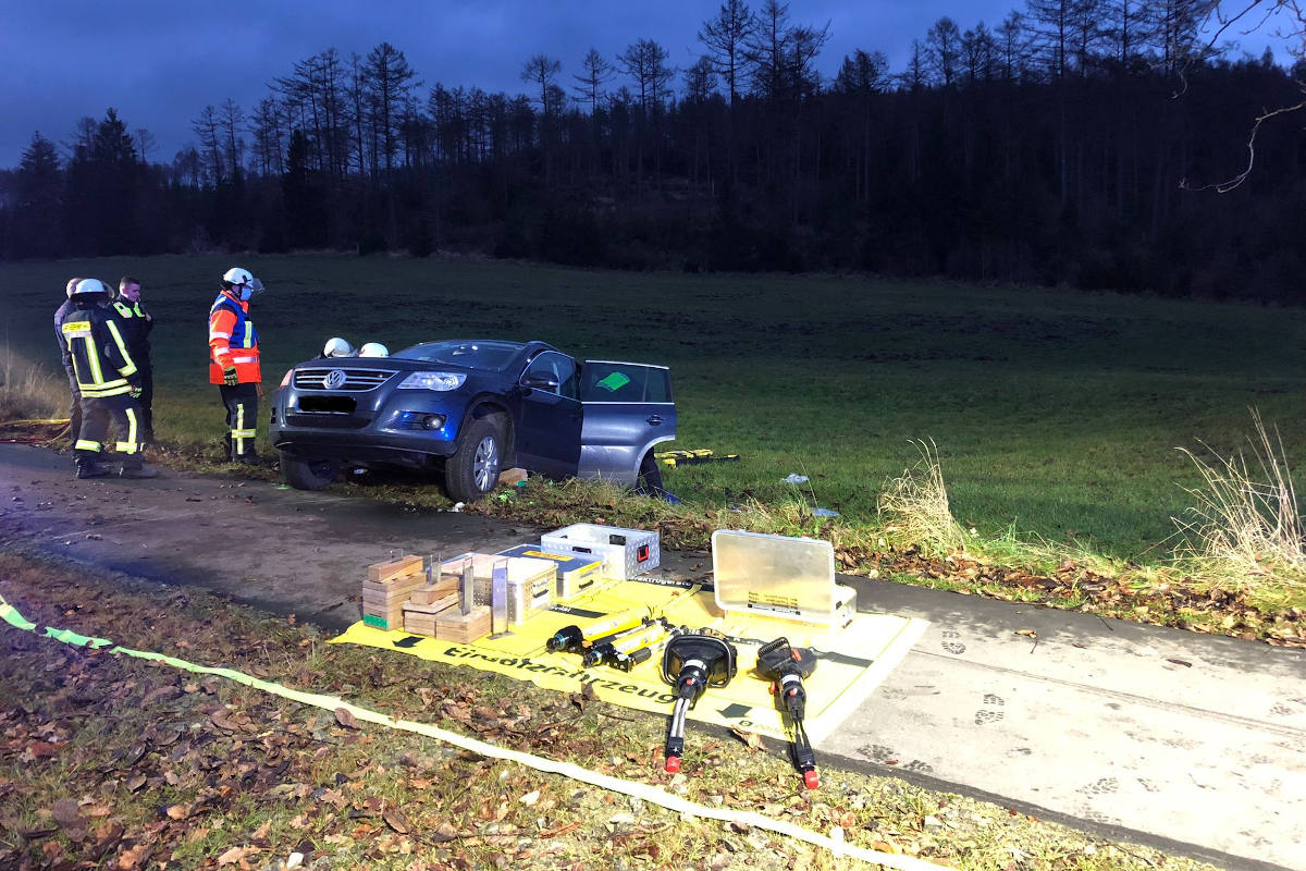 Schwerer Verkehrsunfall mit eingeklemmter Person