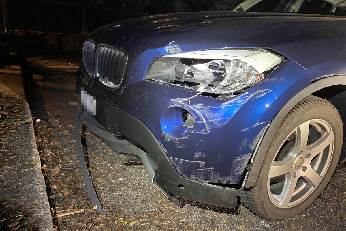 Erlinsbach AG - Mit BMW Inselschutzpfosten gerammt