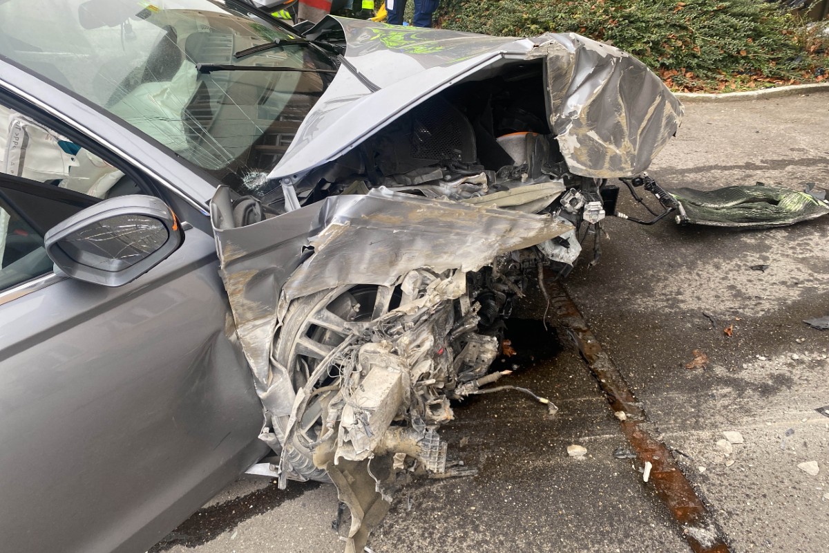 Der Audi hat Totalschaden erlitten.