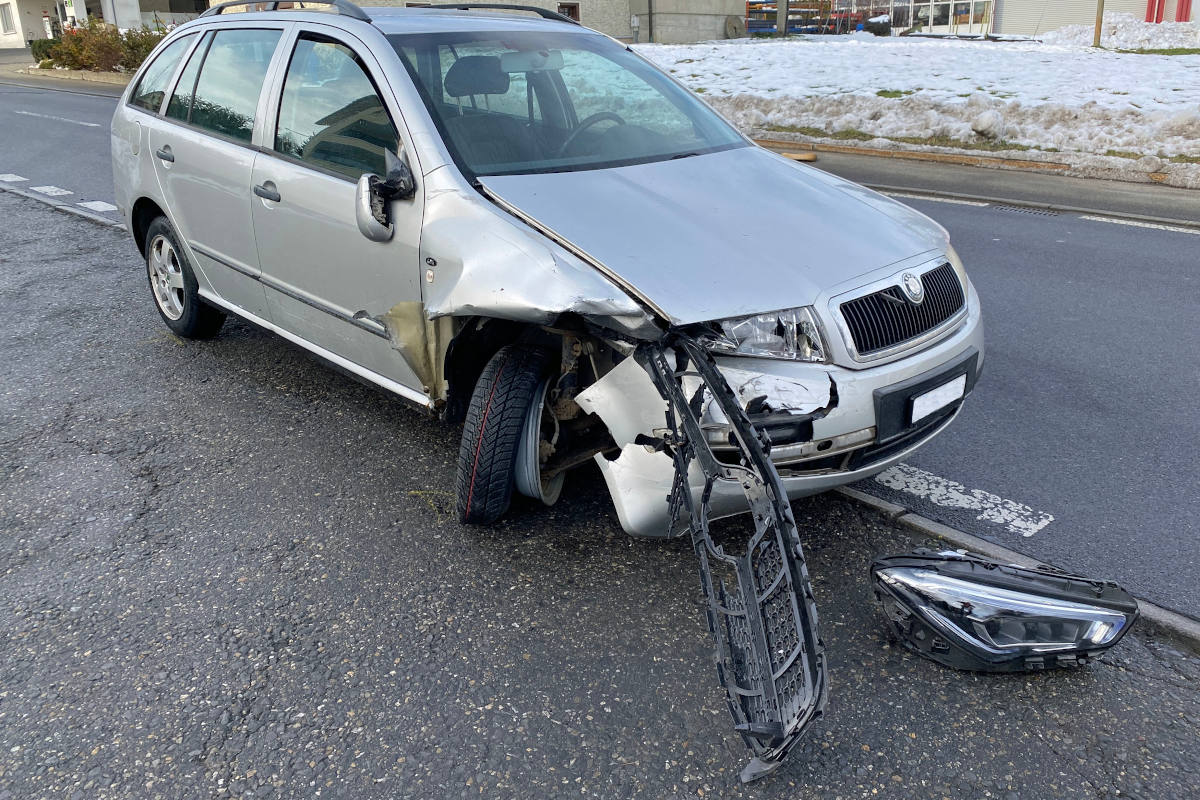 Rickenbach LU – Hoher Sachschaden bei Kollision zweier Autos