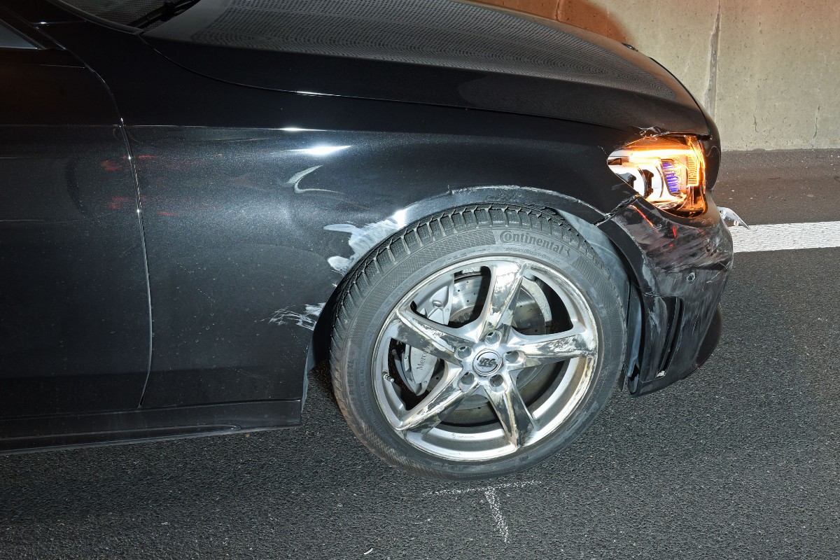 Emmenbrücke LU - Kollision zwischen Lieferwagen und Auto