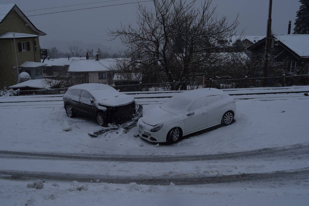 Lenkerin nach Frontalkollision verletzt im Spital