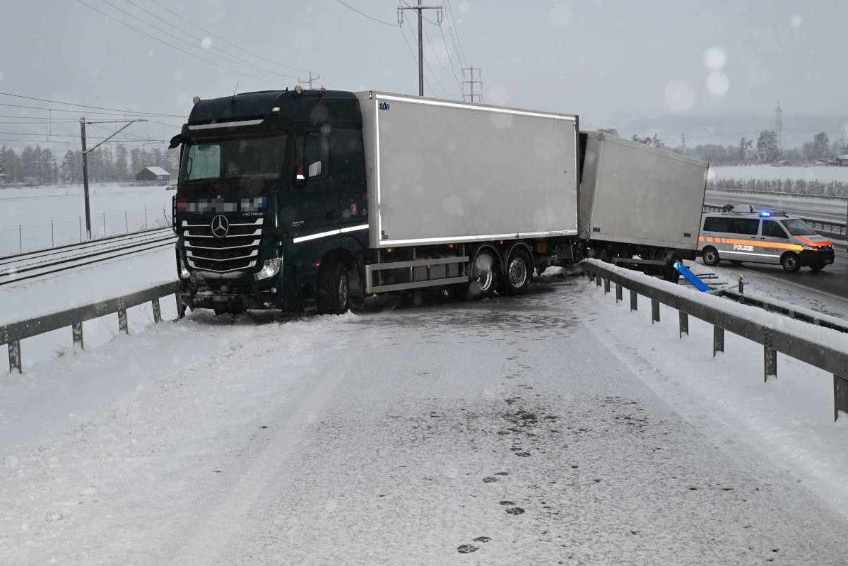 Bad Ragaz - Selbstunfall mit Lastwagen