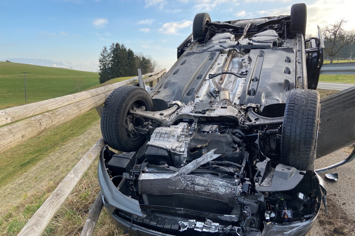 Beim Unfall in Beinwil AG hat sich der Fahrer verletzt.