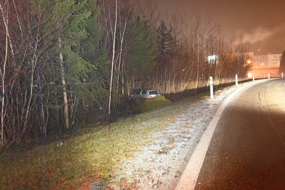 Betrunken und ohne gültigen Ausweis Unfall gebaut