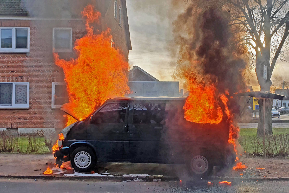 PKW-Brand in der Dorfstraße